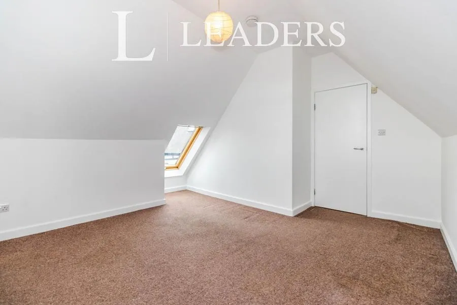 North Street, Leatherhead, KT22, photo 8