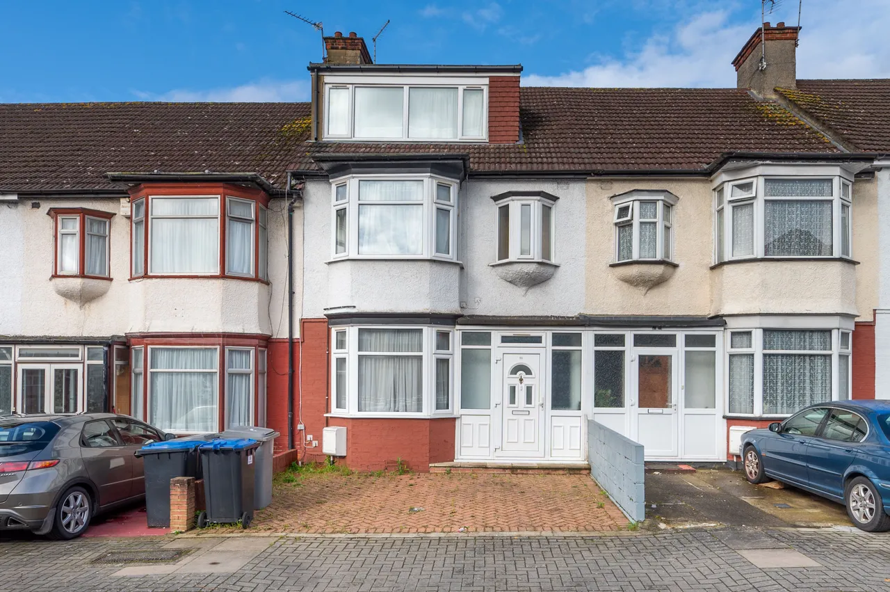 5 bed house for sale — 50 Cecil Avenue, Wembley