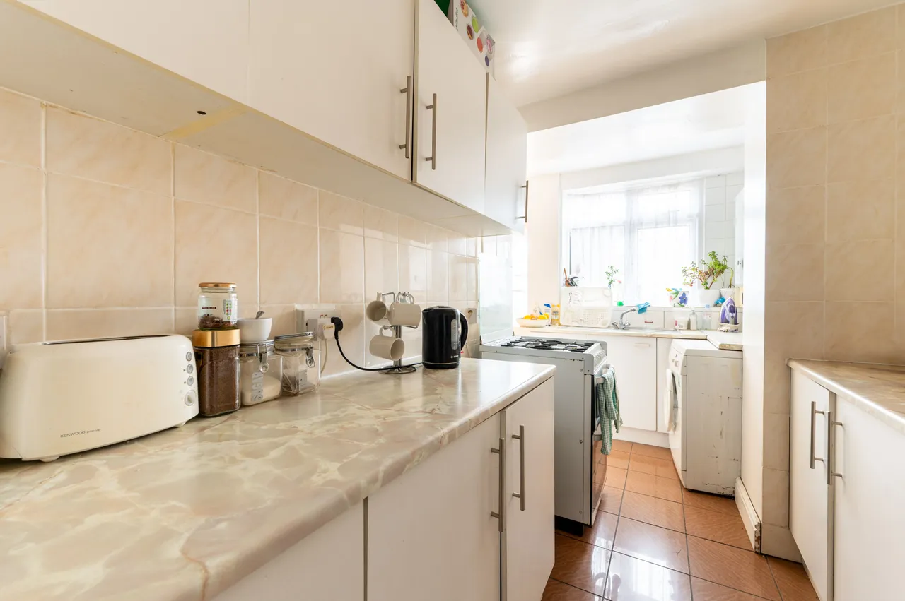 50 Cecil Avenue, Wembley, photo 3