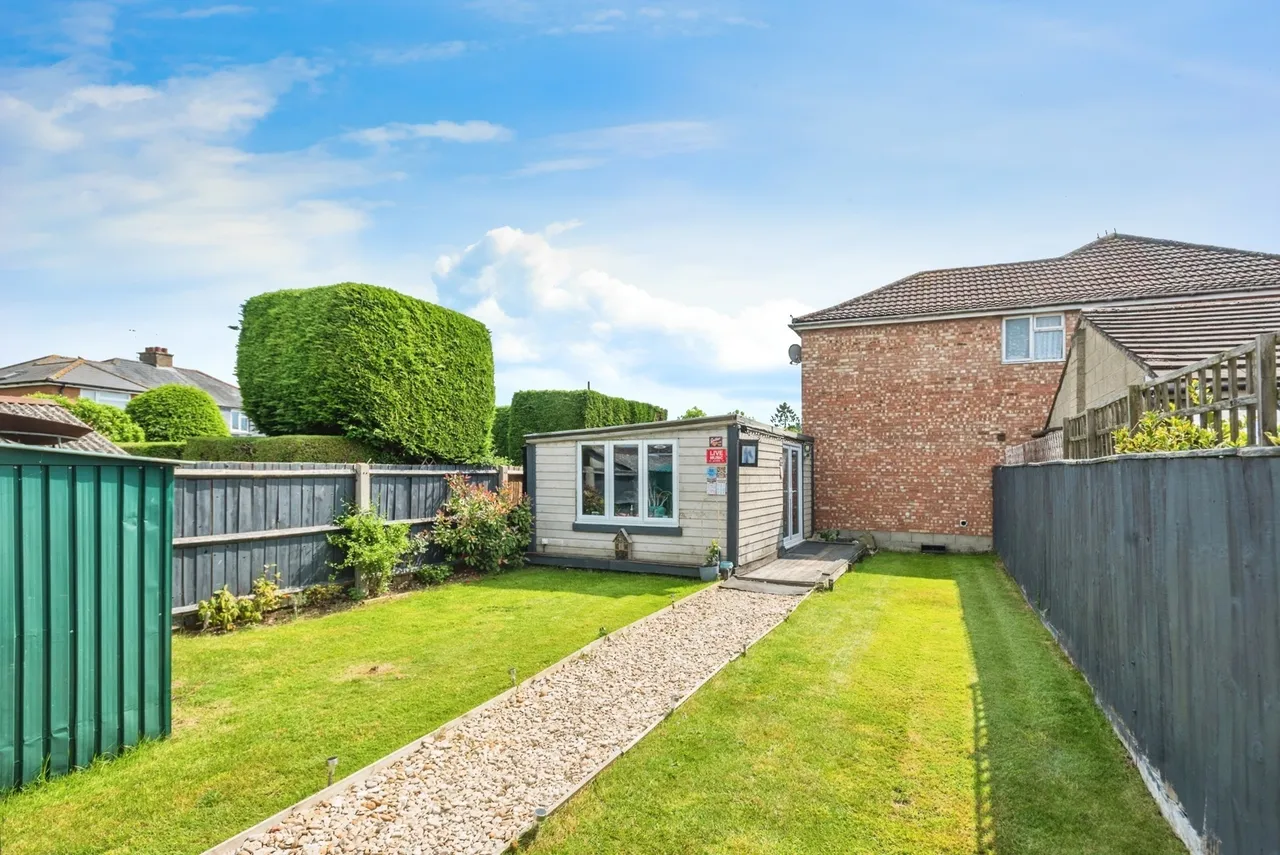 Cumberland Road, Swindon, Wiltshire, SN3, photo 14