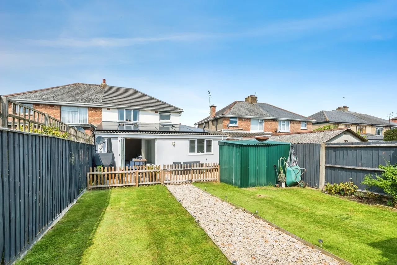 4 bed house for sale — Cumberland Road, Swindon, Wiltshire, SN3