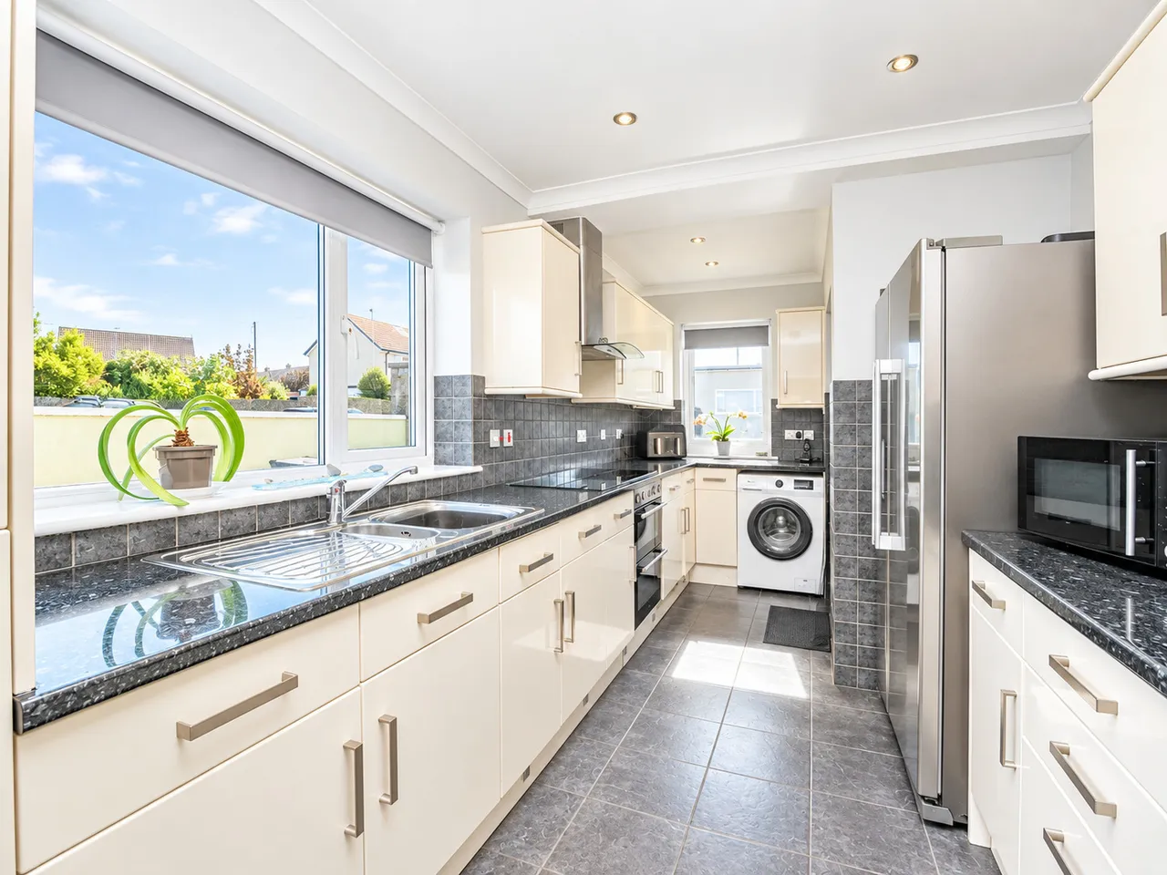 Marlborough Avenue, Weymouth, DT4, photo 3