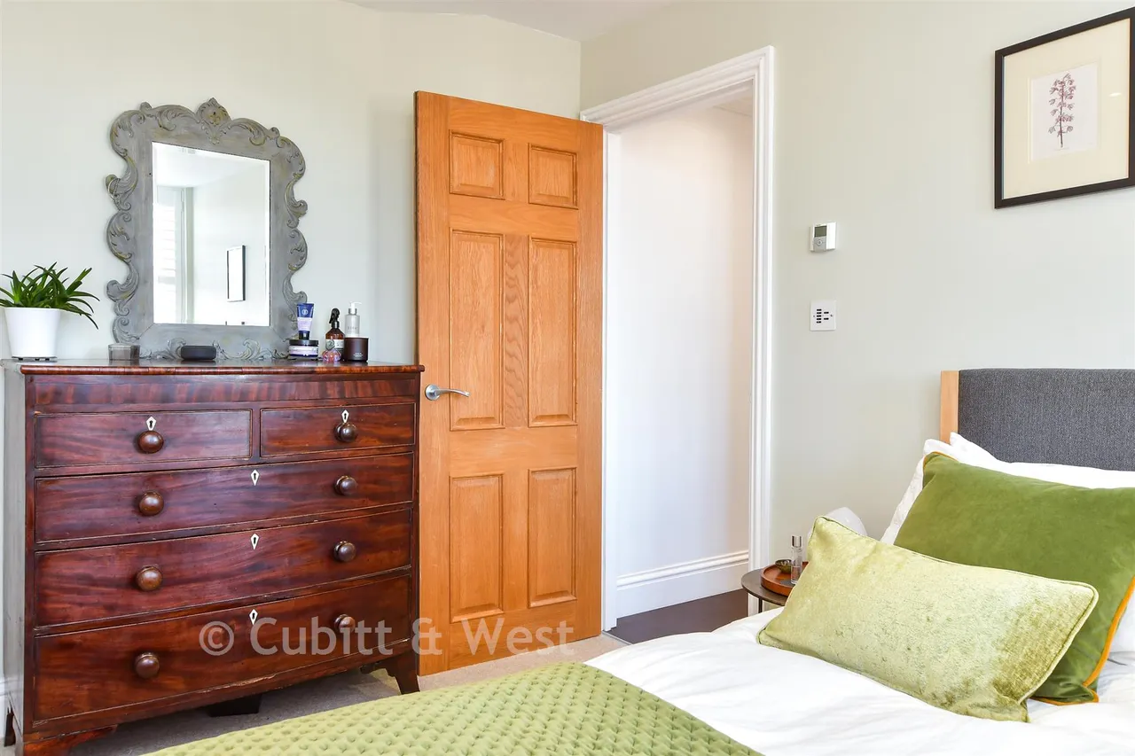 High Street, Arundel, BN18, photo 12