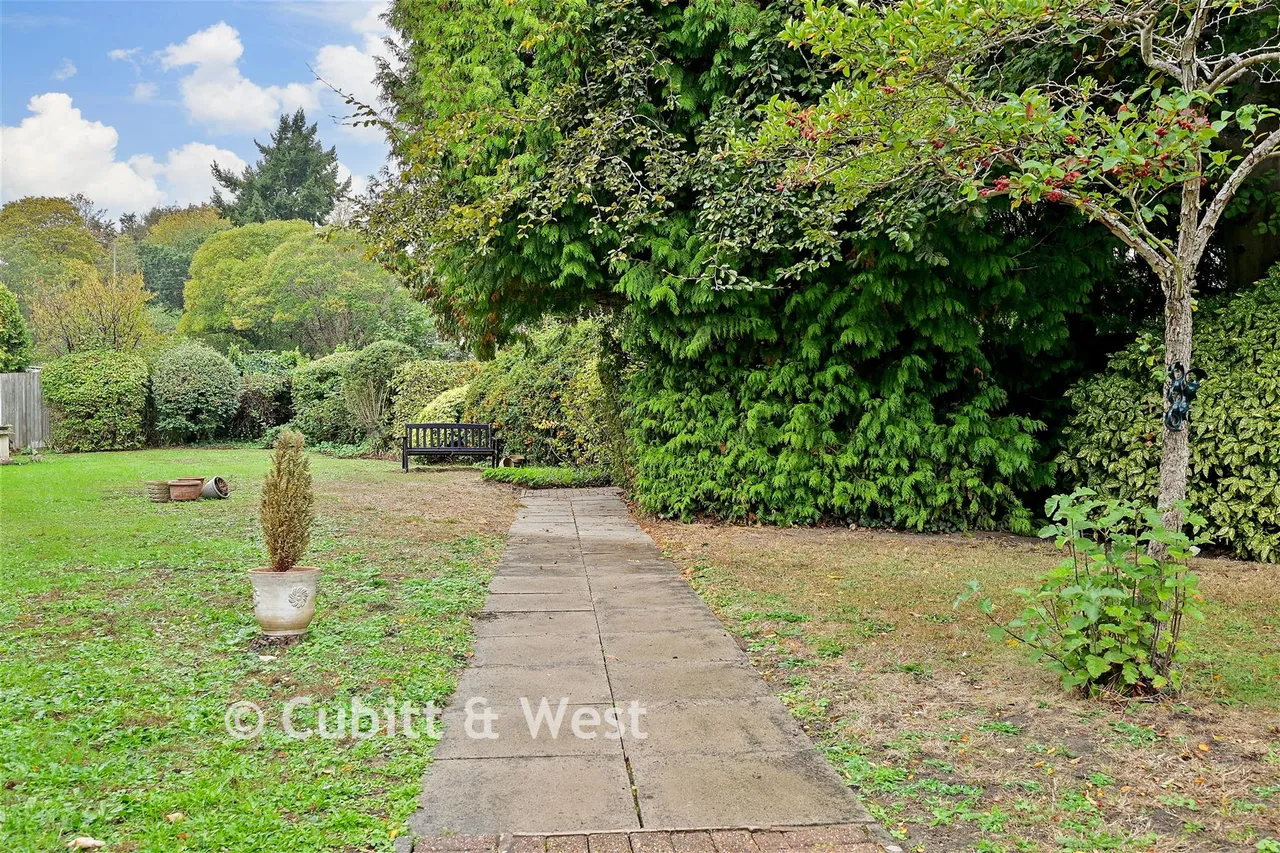 Monks Walk, Reigate, RH2, photo 8