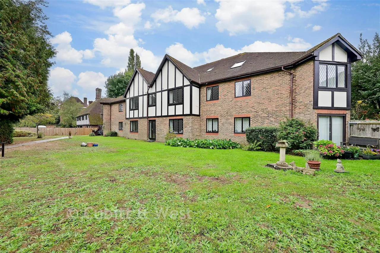 Monks Walk, Reigate, RH2, photo 13