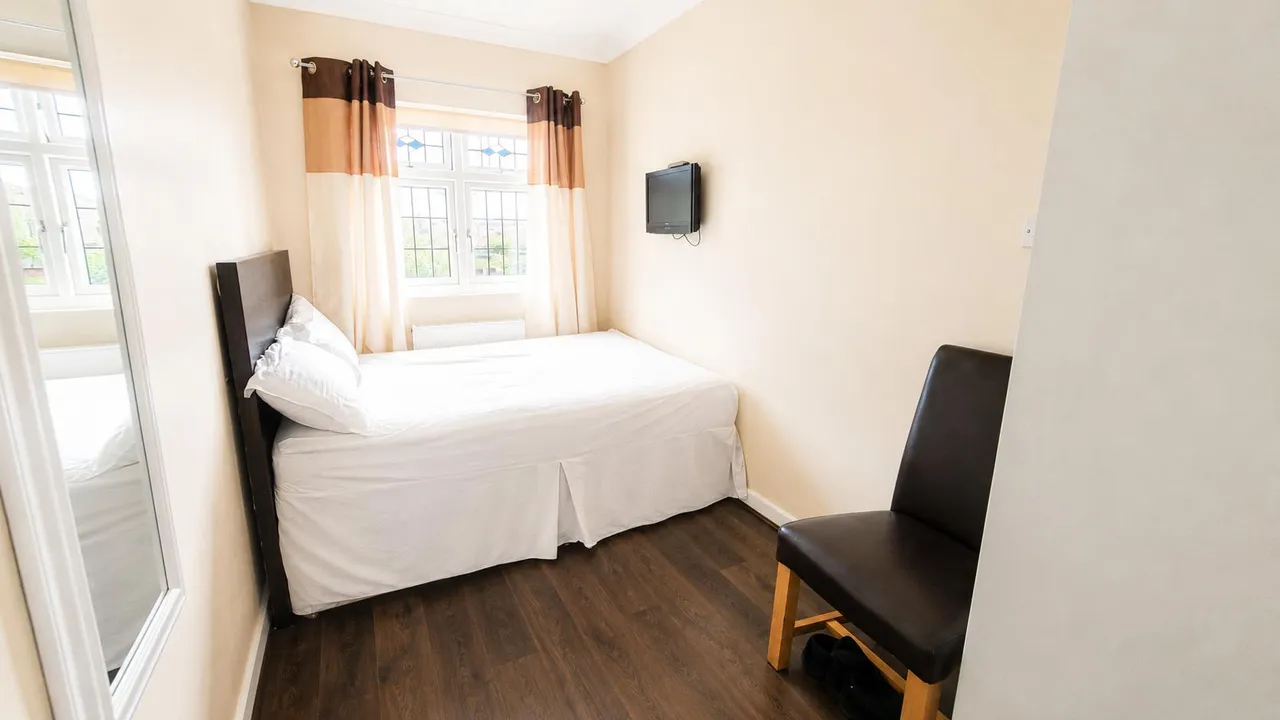 Dawlish Drive, Seven Kings, IG3, photo 23