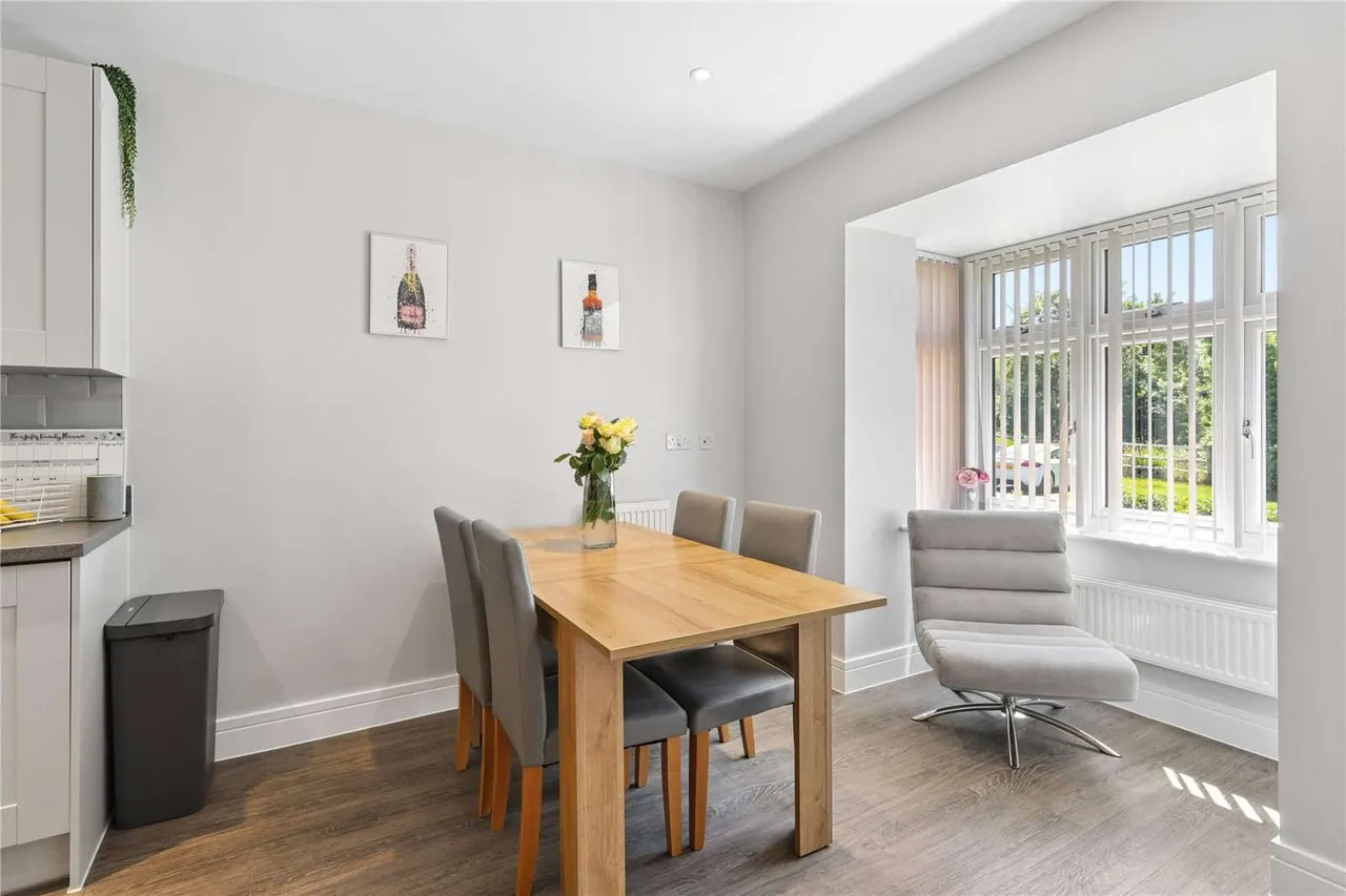 Consort Drive, Leatherhead, Surrey, KT22 0AS, photo 4