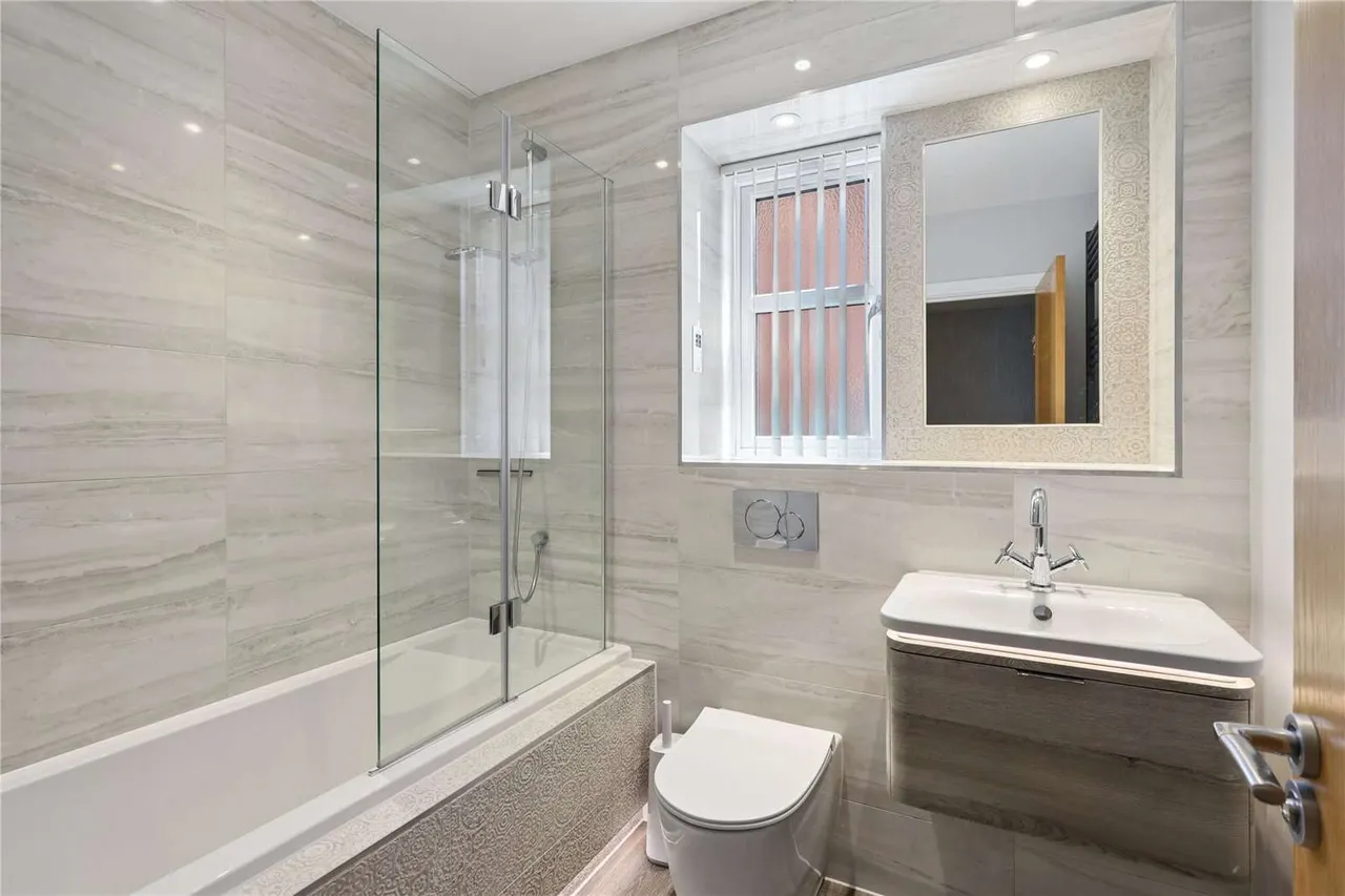Consort Drive, Leatherhead, Surrey, KT22 0AS, photo 8
