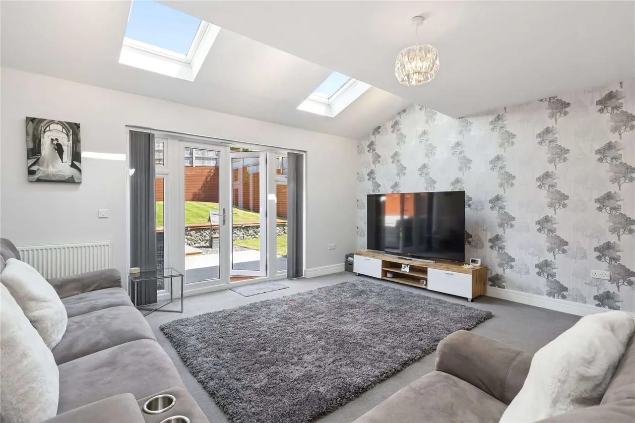 Consort Drive, Leatherhead, Surrey, KT22 0AS, photo 2
