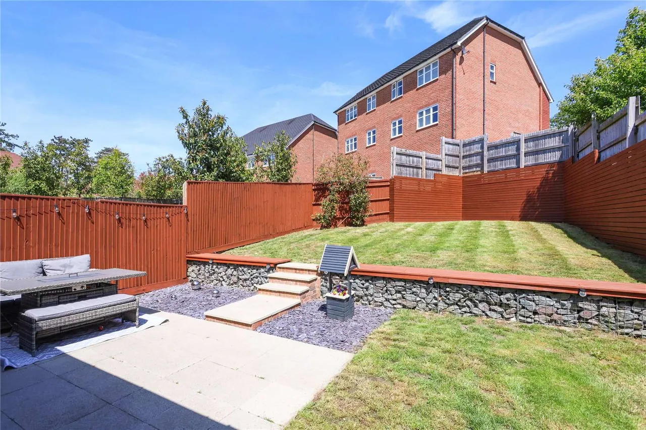 Consort Drive, Leatherhead, Surrey, KT22 0AS, photo 10