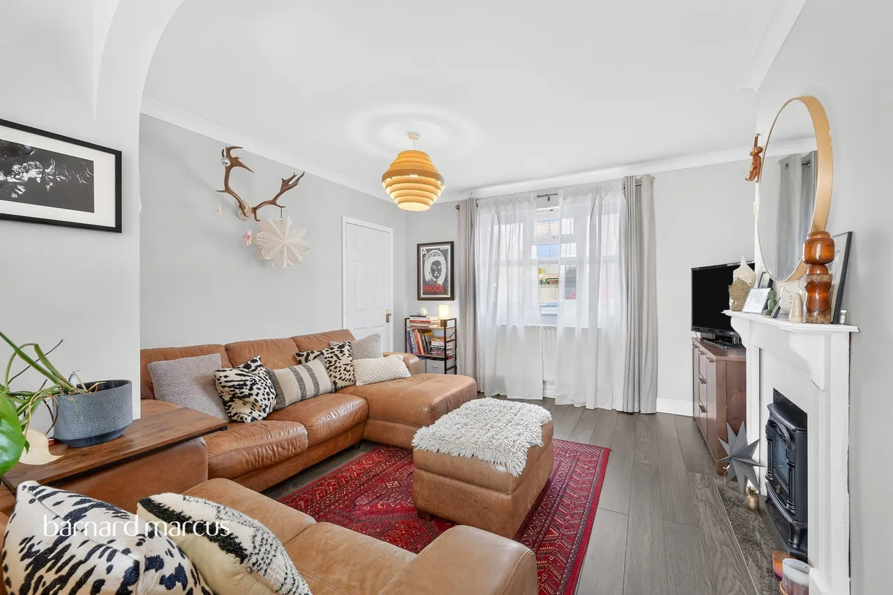 Marbles Way, Tadworth, photo 9
