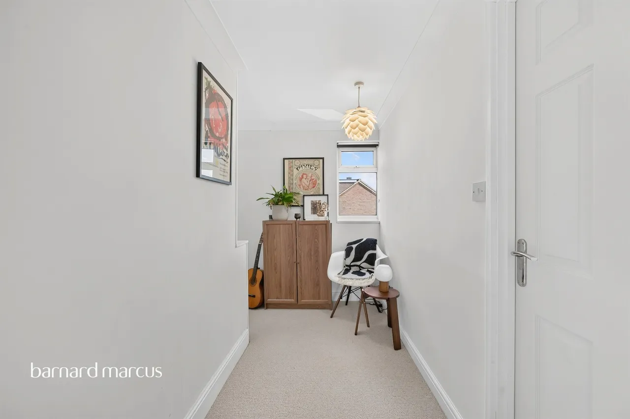Marbles Way, Tadworth, photo 11
