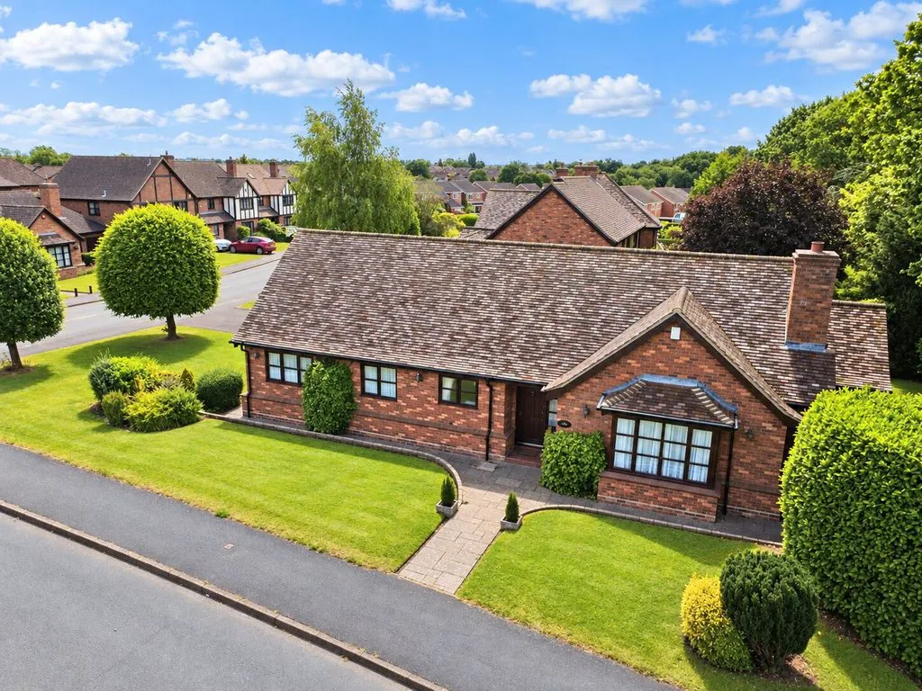 3 bed house for sale, Foxes Meadow, Sutton Coldfield, B76