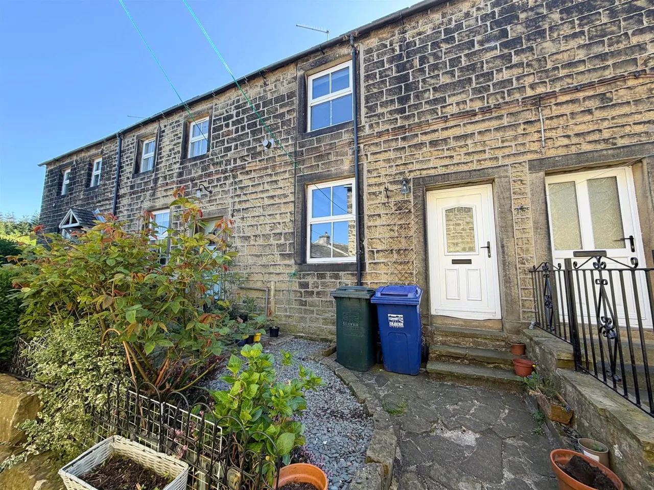 2 bed house for sale — Cryer Row, Sutton In Craven, BD20 7BN