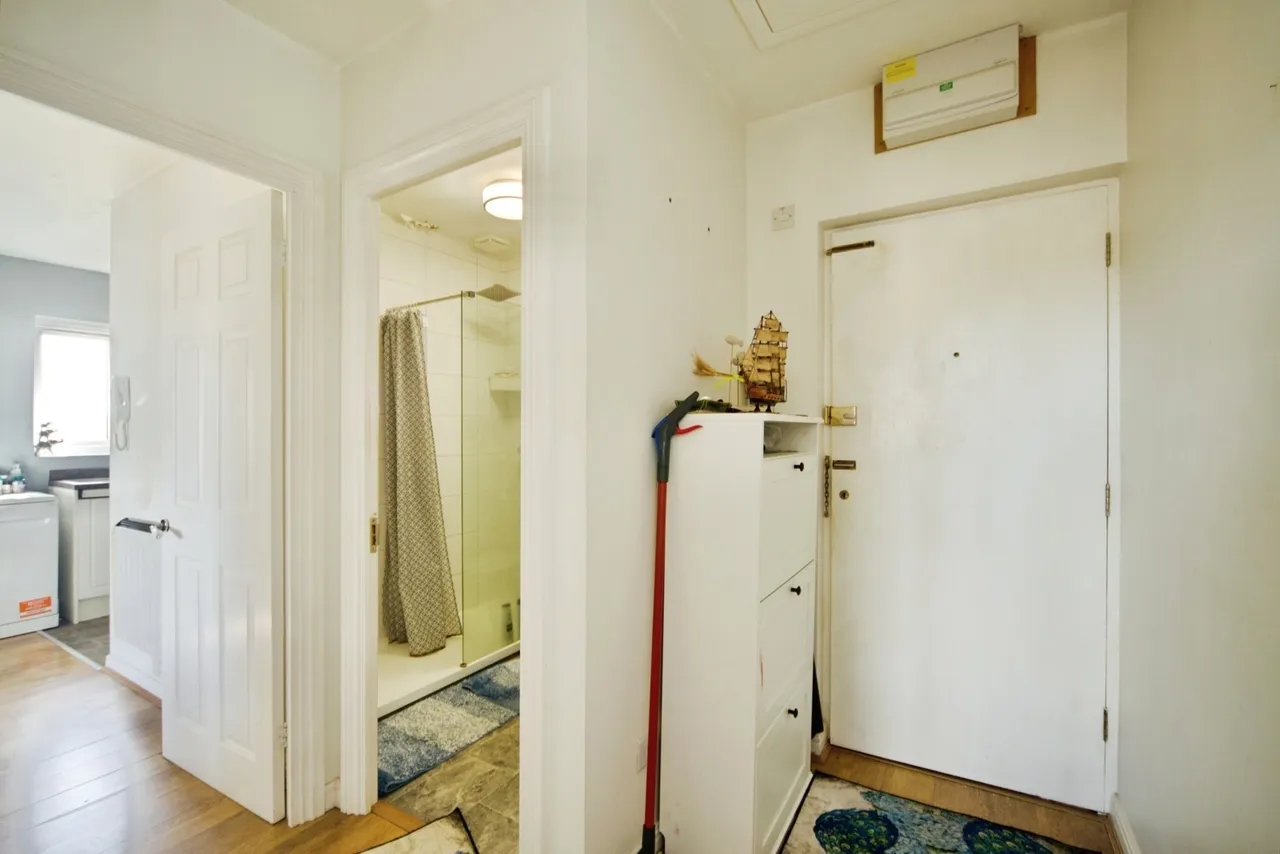 Dalrymple Close, London, N14, photo 10