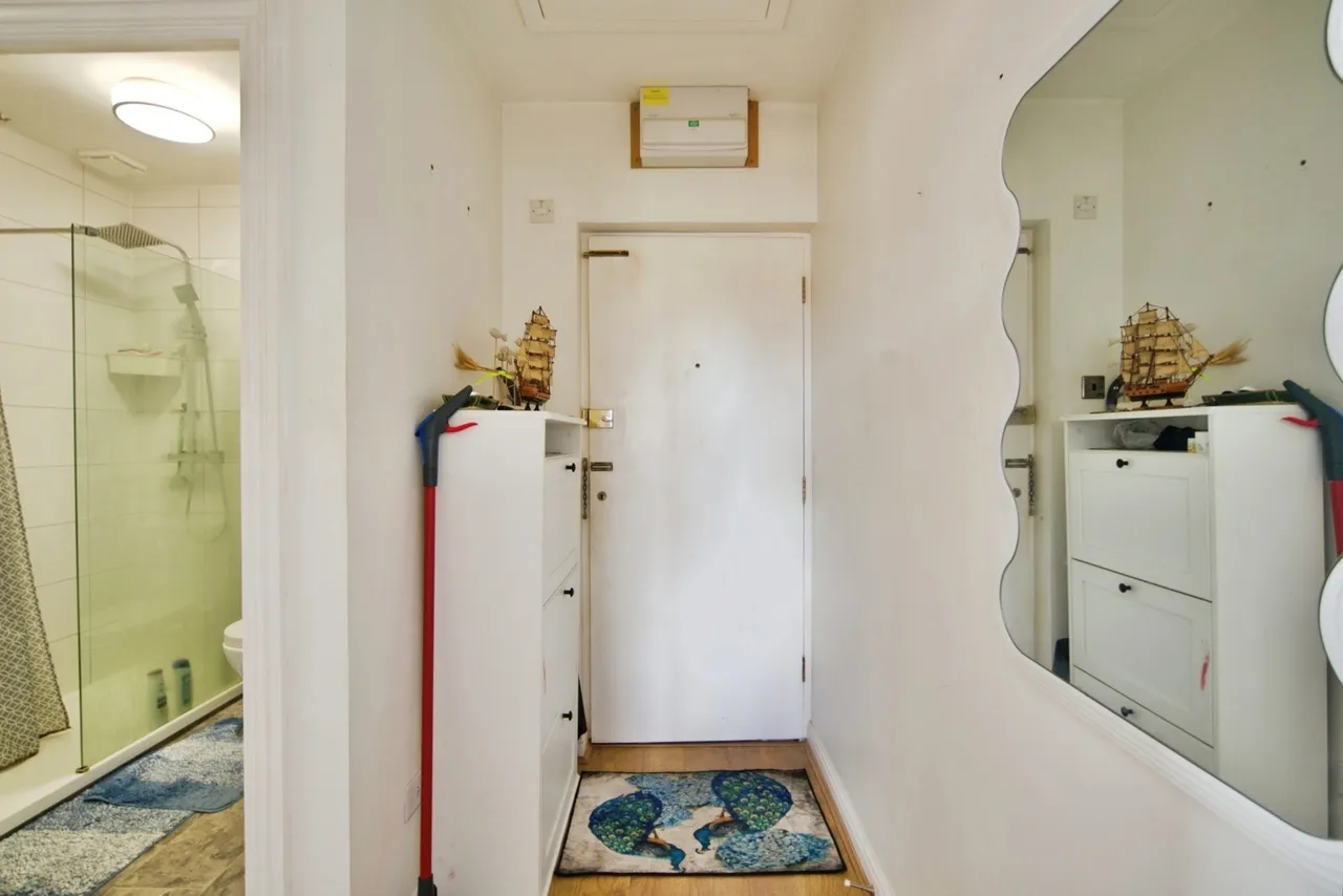 Dalrymple Close, London, N14, photo 14