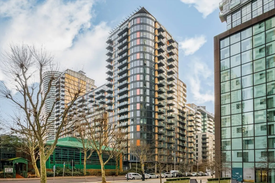 3 bed flat for sale — Millharbour, Canary Wharf