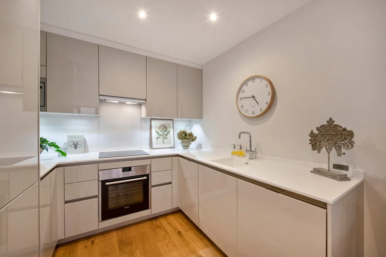 Wakefield Road, Richmond, TW10, photo 2
