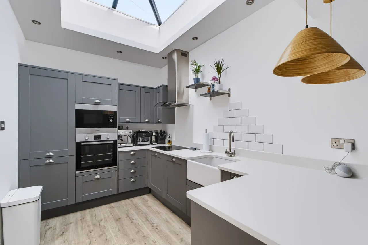 Wilderspool Causeway, Warrington, Warrington, WA4 6QL, photo 4