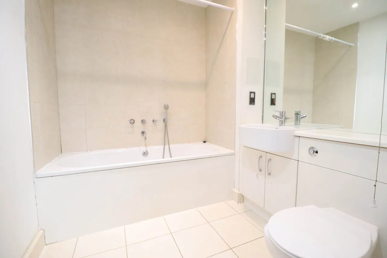 Lindsay Court, Lindsay Avenue, HP12 3GF, photo 8