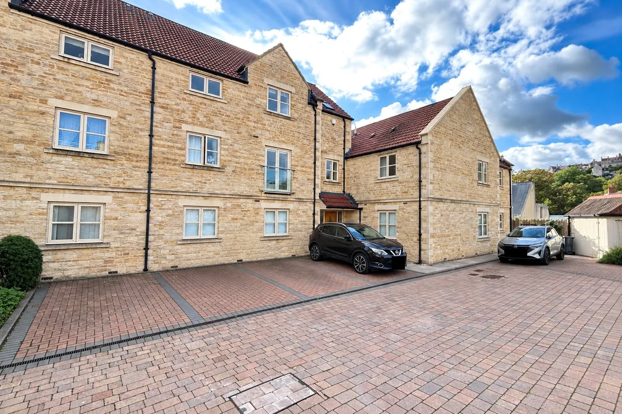 2 bed flat for sale, Bradford On Avon