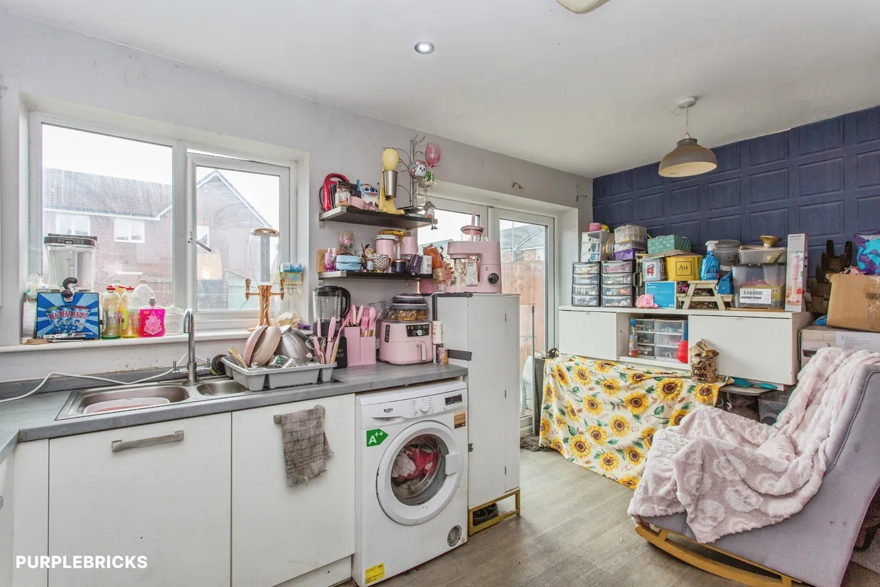 Northgate, Leyland, PR25, photo 8