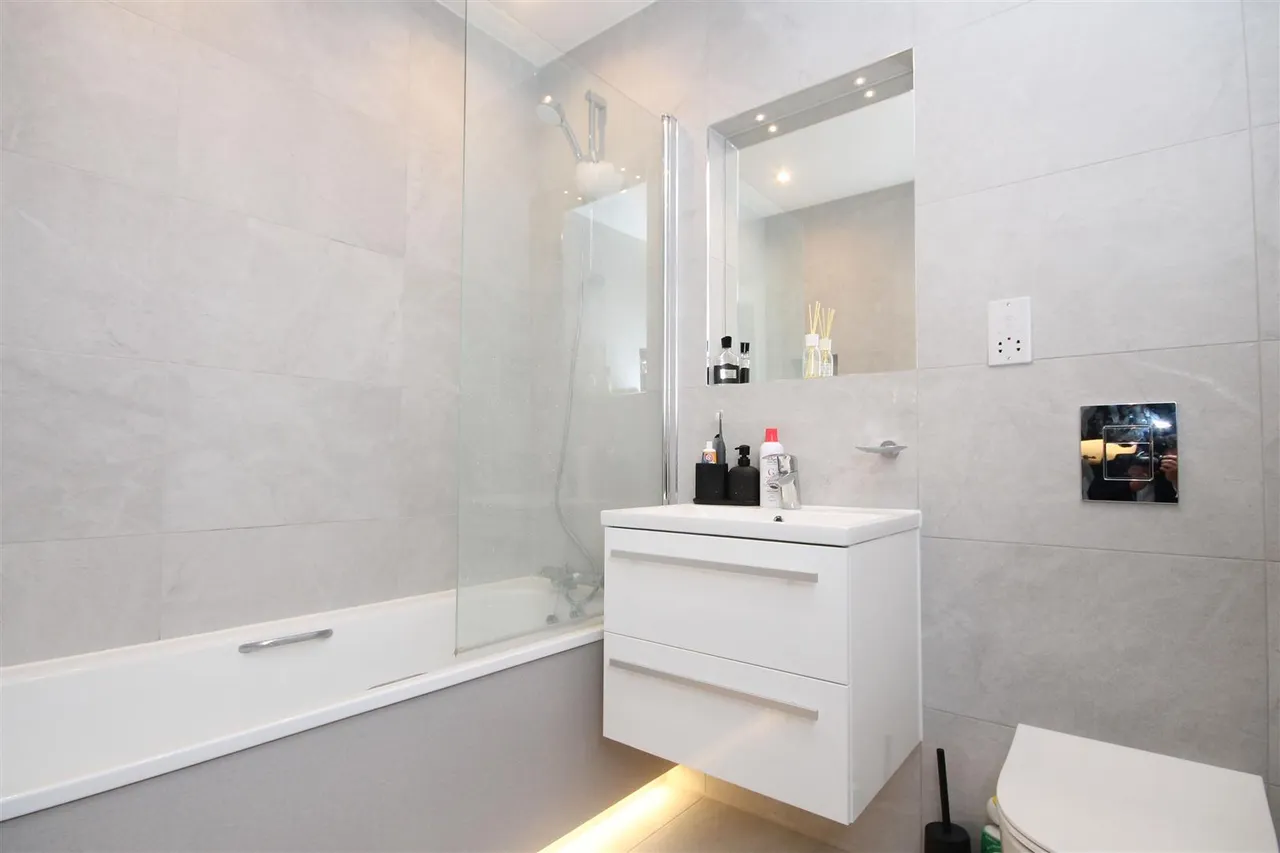 Kingston Road, Leatherhead, KT22, photo 6