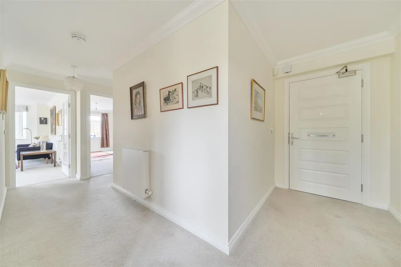 Greyhound Lane, Thame, OX9, photo 13