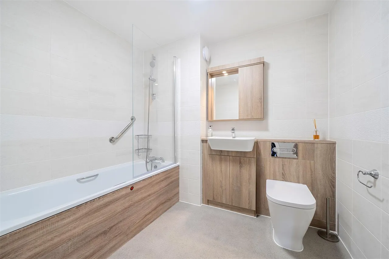 Greyhound Lane, Thame, OX9, photo 12