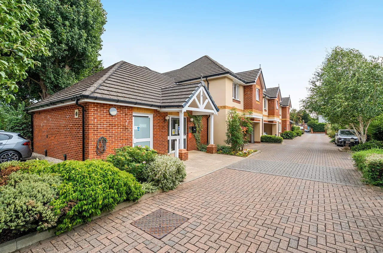 Ackender Road, Alton, GU34, photo 9