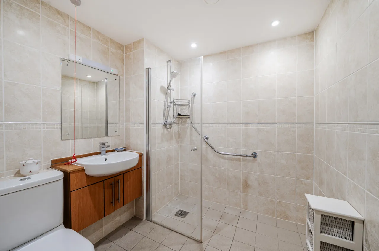 Ackender Road, Alton, GU34, photo 6