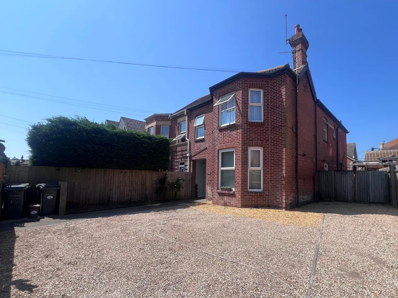 2 bed flat to rent, Adeline Road, BH5