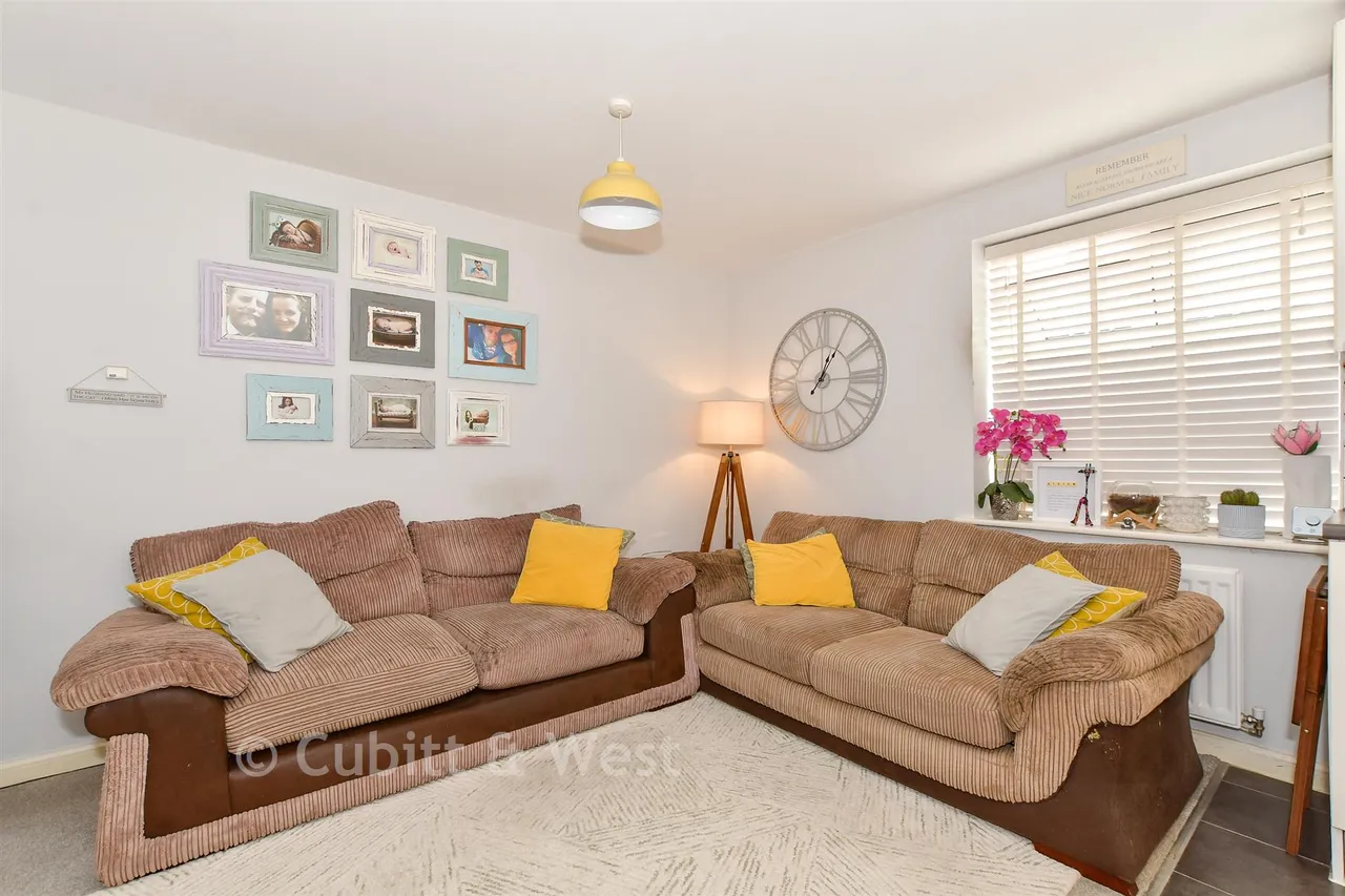 Ellis Road, Broadbridge Heath, RH12, photo 6