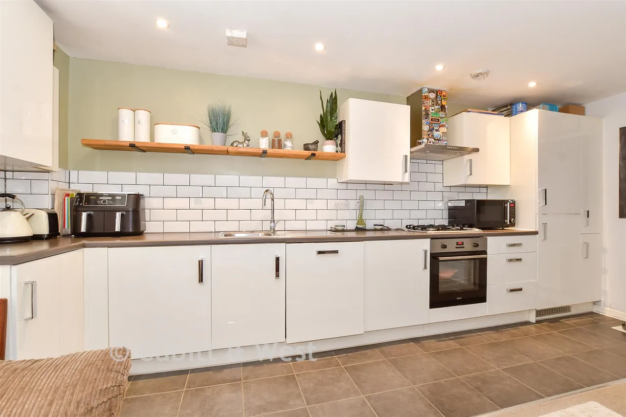 Ellis Road, Broadbridge Heath, RH12, photo 4