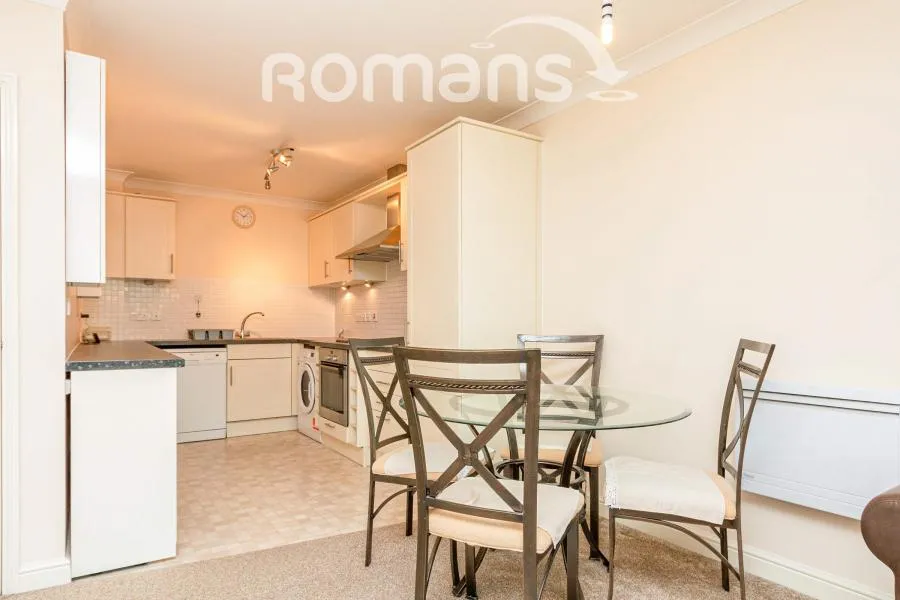 London Road, Camberley, GU15, photo 3
