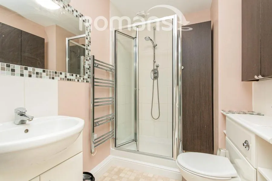 London Road, Camberley, GU15, photo 9