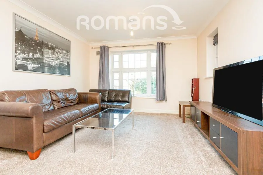 London Road, Camberley, GU15, photo 5