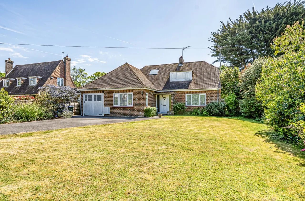 4 bed property for sale, Willowhale Avenue, Aldwick, PO21