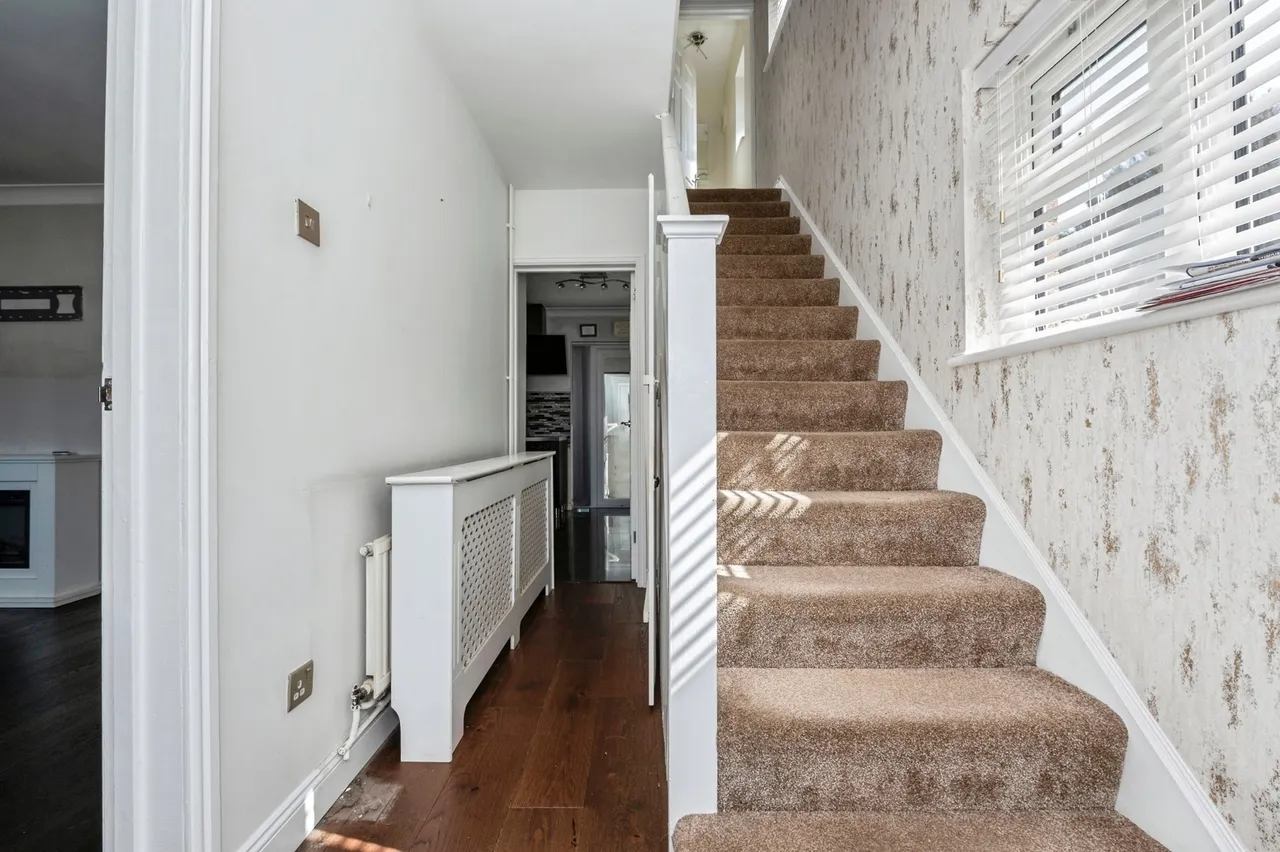 Myrtle Grove, Aveley, South Ockendon, Essex, RM15, photo 6