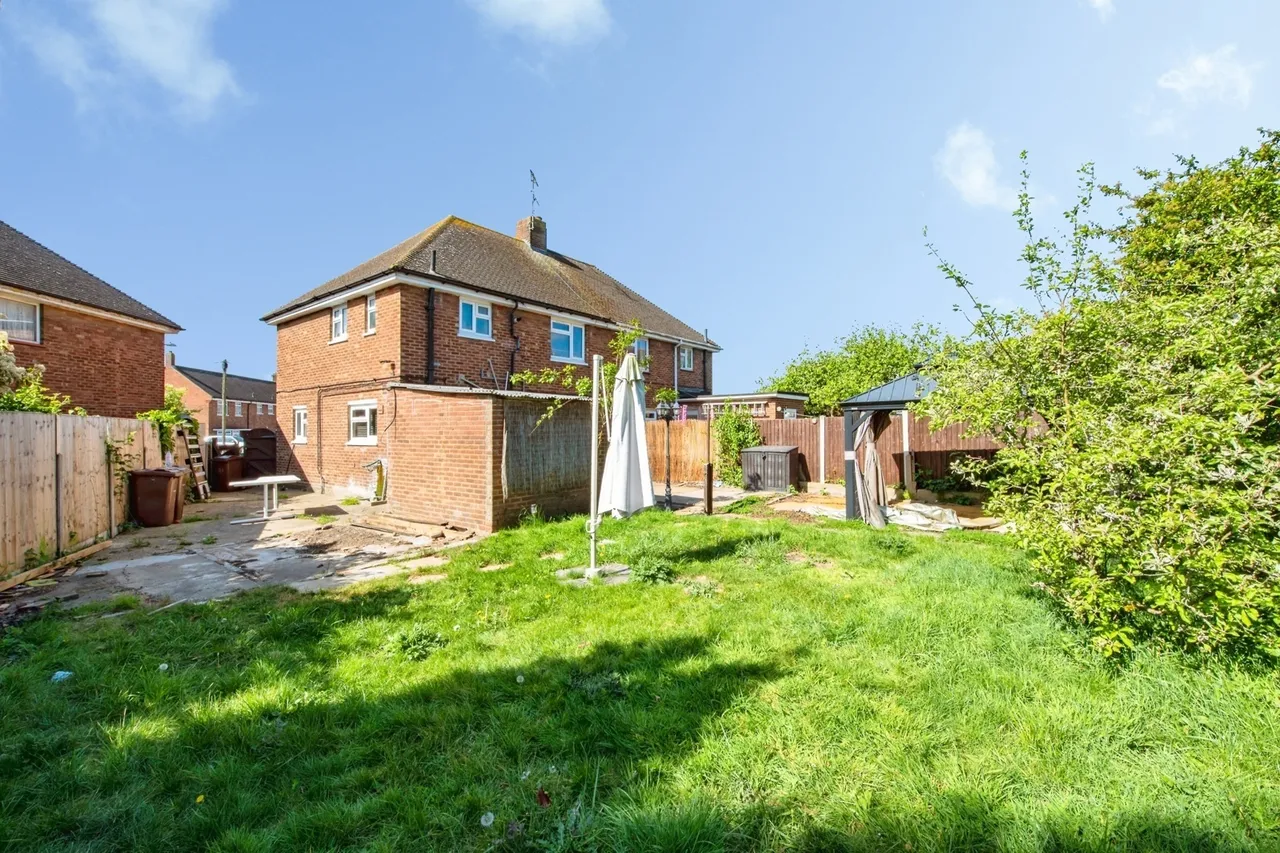Myrtle Grove, Aveley, South Ockendon, Essex, RM15, photo 2