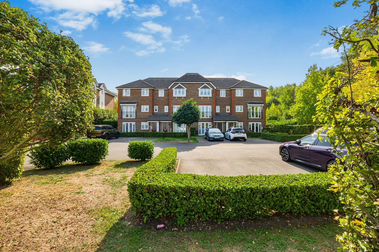 Ruxley Lane, Epsom, KT19, photo 24