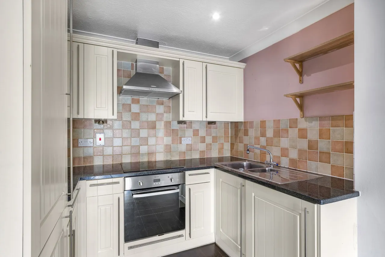 Ruxley Lane, Epsom, KT19, photo 10