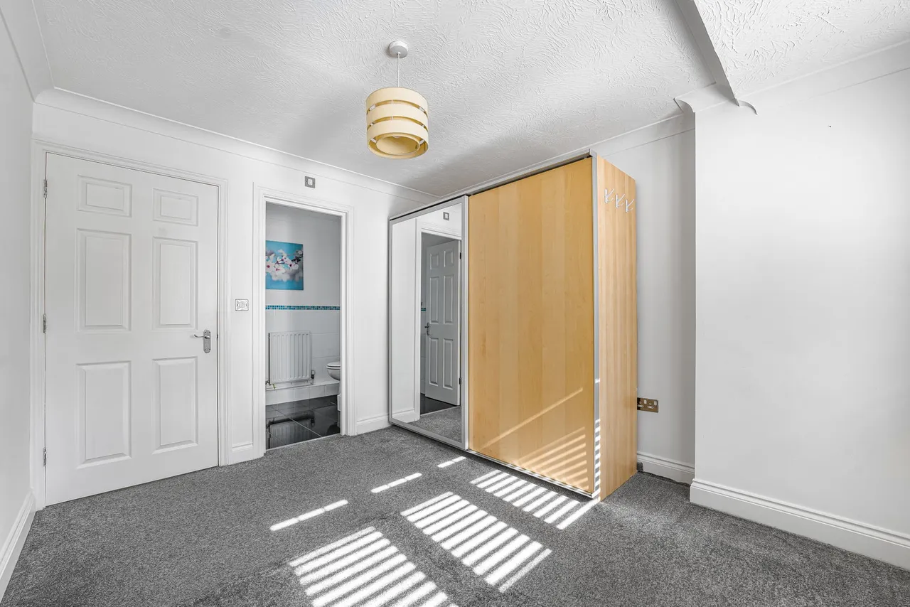 Ruxley Lane, Epsom, KT19, photo 12