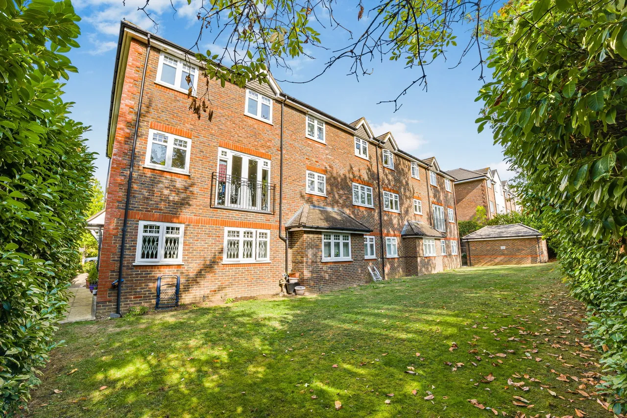 Ruxley Lane, Epsom, KT19, photo 20