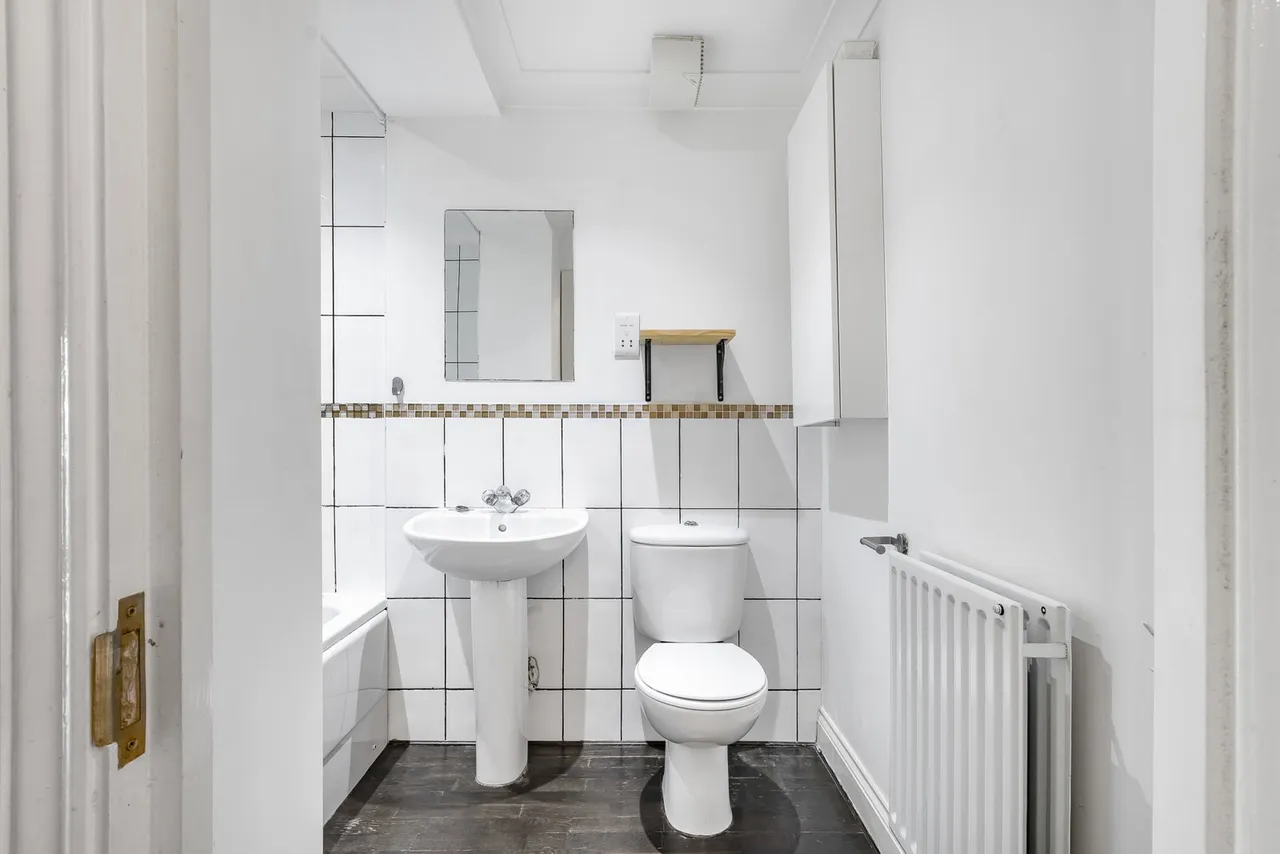 Ruxley Lane, Epsom, KT19, photo 17