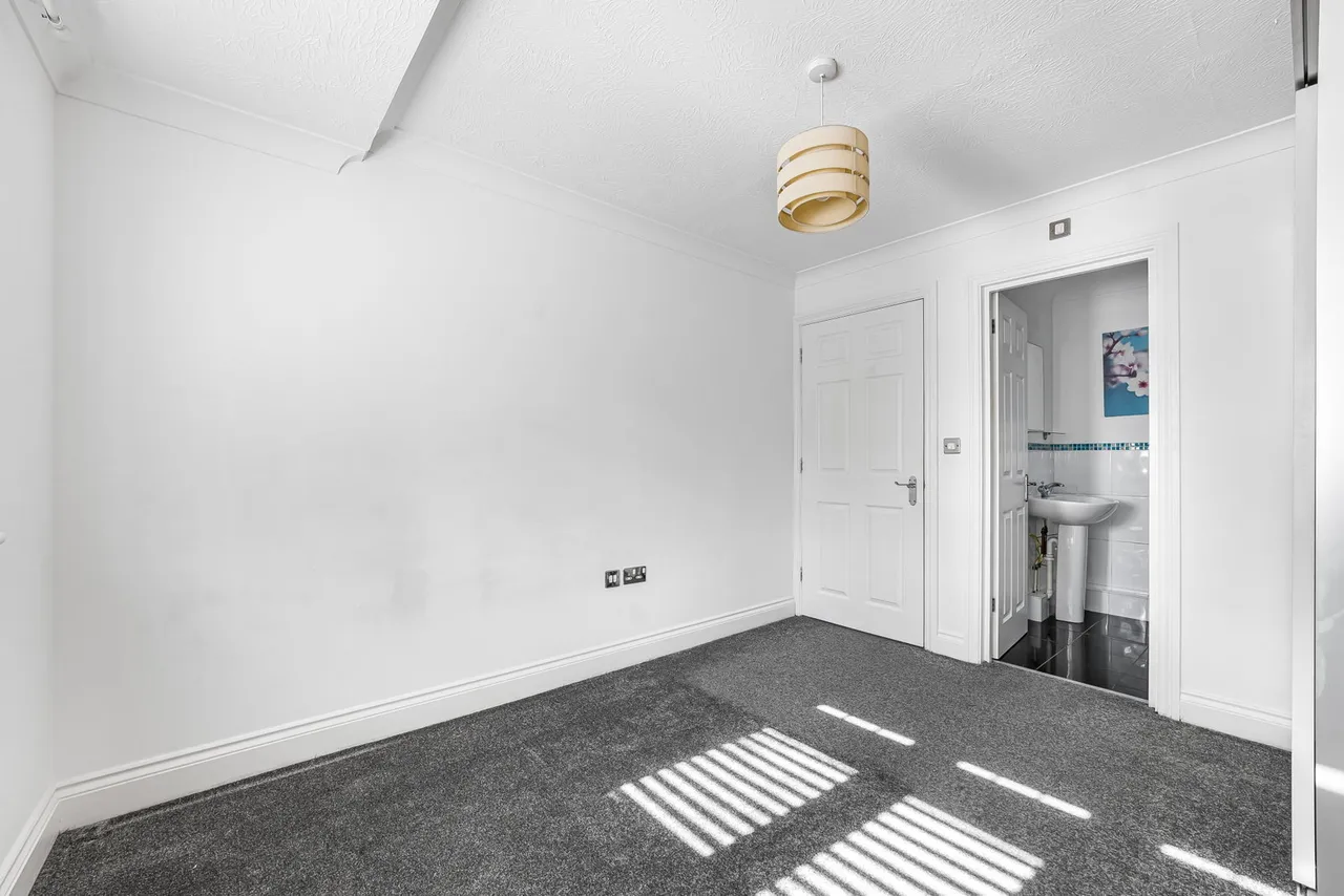 Ruxley Lane, Epsom, KT19, photo 13