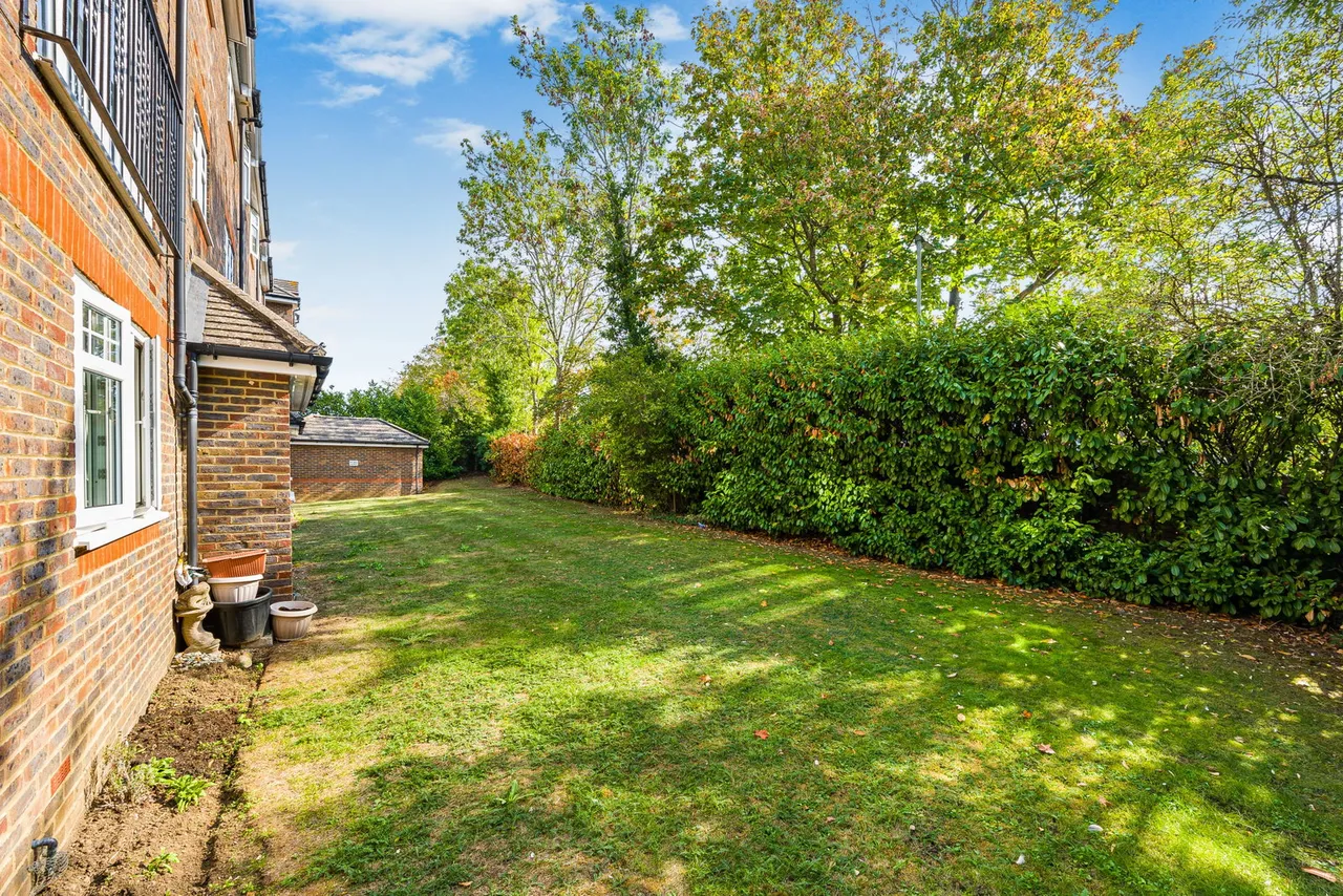 Ruxley Lane, Epsom, KT19, photo 19
