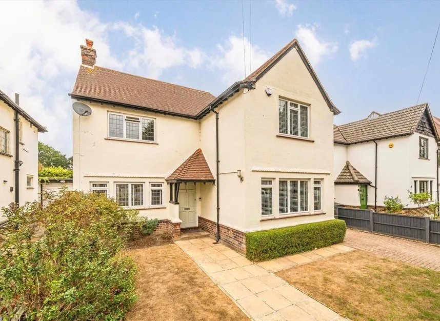 5 bed house for sale, Courtlands Avenue, Hampton, TW12