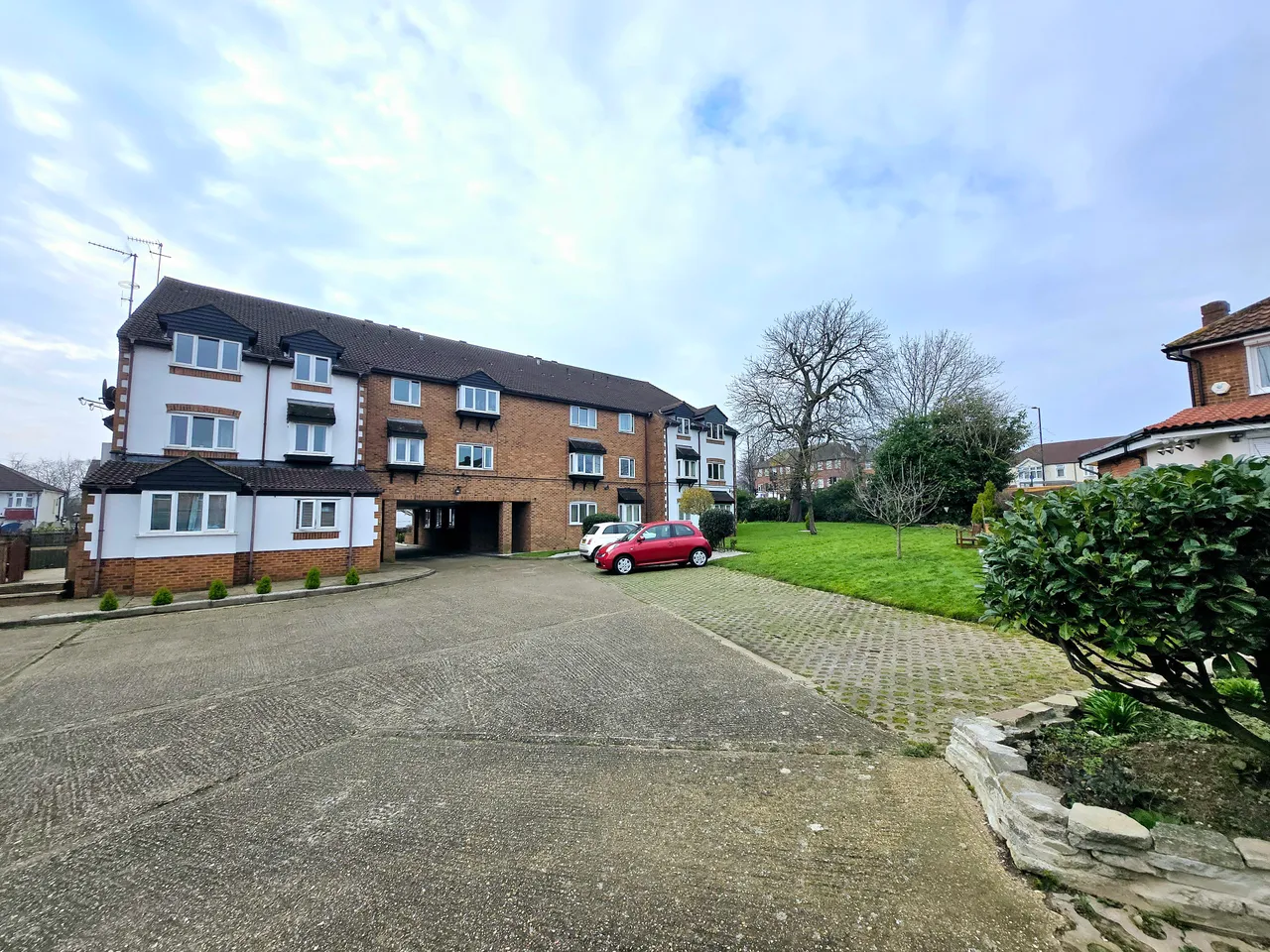 Eskdale Avenue, Northolt, UB5, photo 11