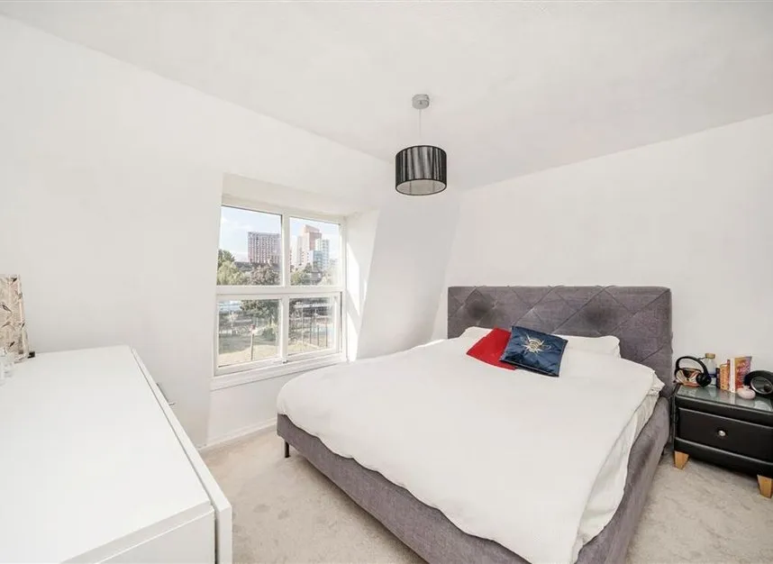 Kenchester Close, South Lambeth, SW8, photo 5